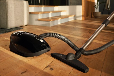 Пылесос Miele Complete C3 Parquet XL PowerLine SGSF5 черный